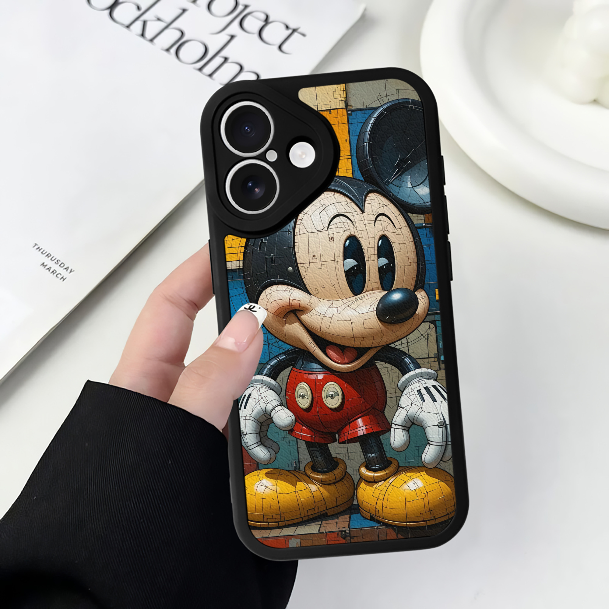 （画像用） ミッキーマウス Mickey Mouse 【iPhone 16シリーズ対応】シリコンスマホケース（レザー調） 材質：シリコン